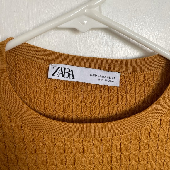 ***SOLD***Zara Short Cable Knit Pearl Sleeve Sweater - Size M - Picture 4 of 11
